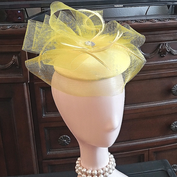 Elegant Classic Pillbox Fascinator Church, Brunch, Kentucky Derby. Tea, … - Picture 5 of 5